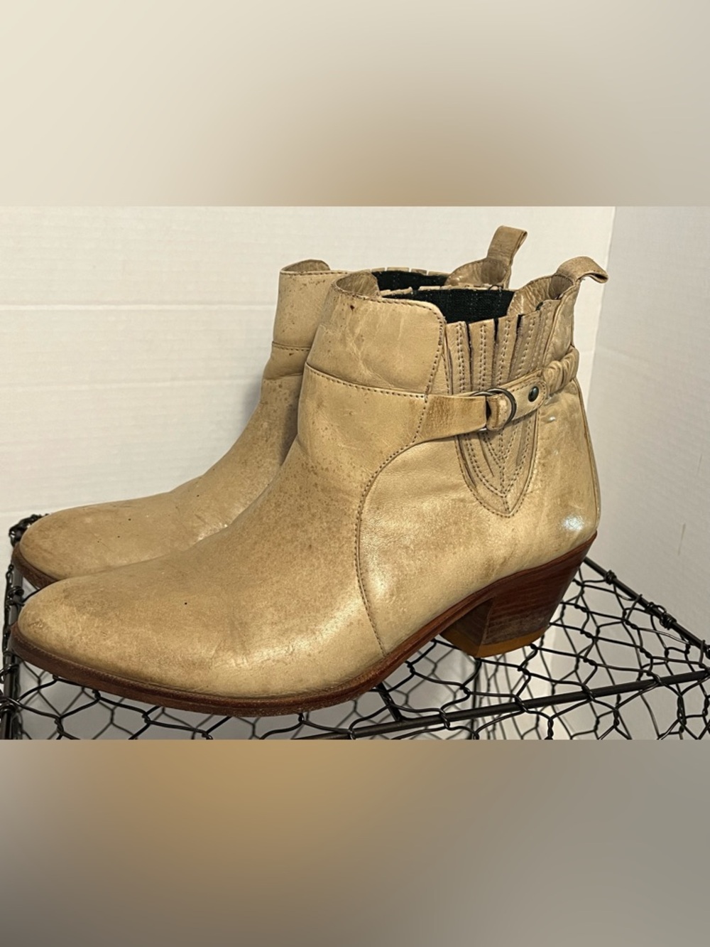 Women's Ankle Boots in Light Beige/Cream sz 9